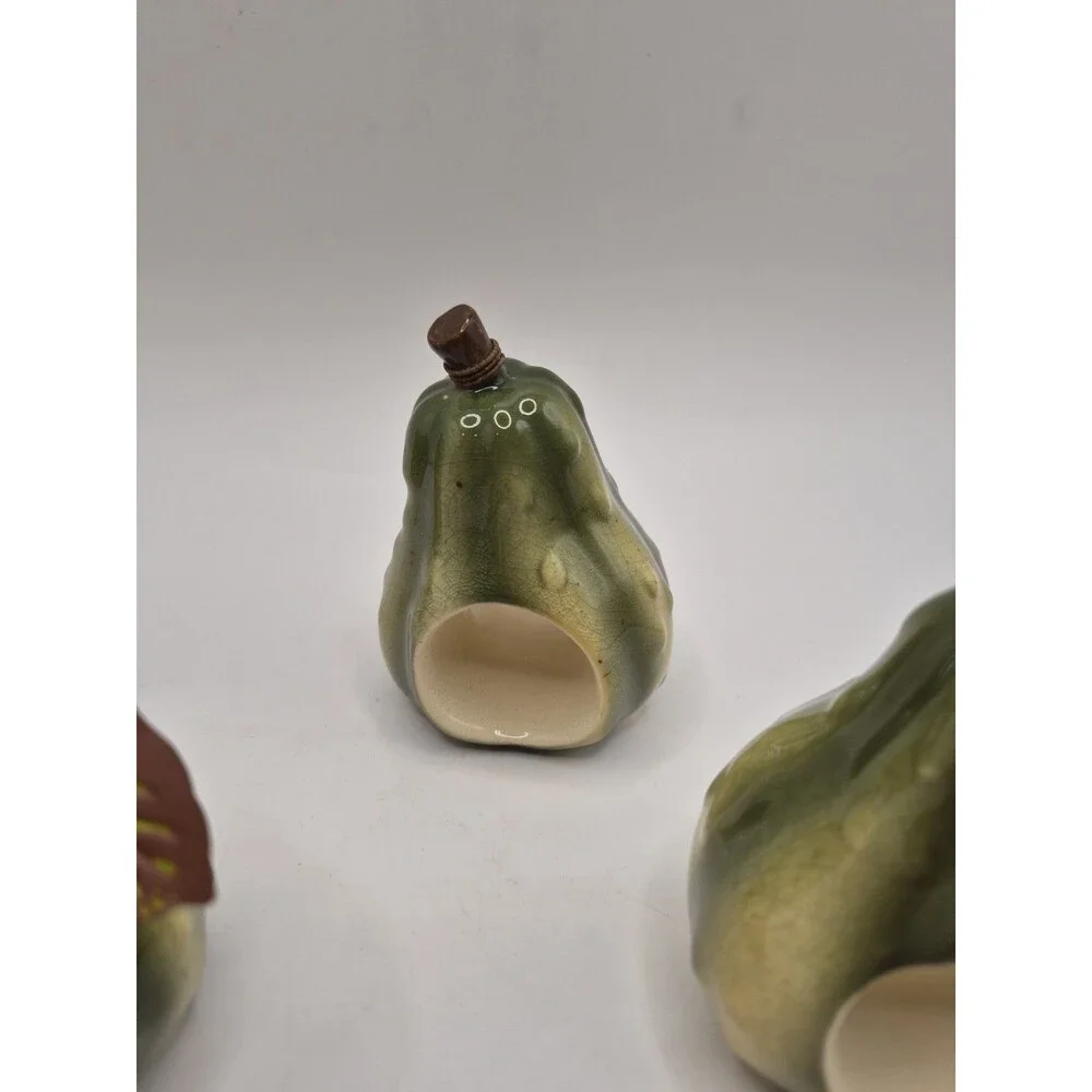 Set Of 4 Vtg Russ Pear Shaped Napkin Rings Holders Hand-painted Ceramic Fruit